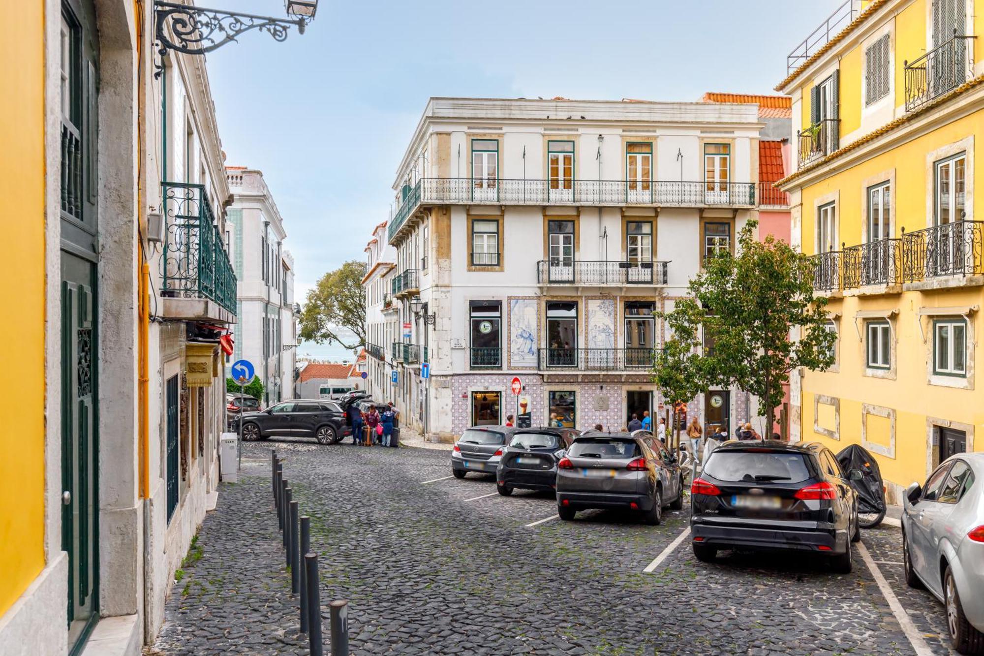 Sublime Apt Medieval Alfama Lisboa Екстериор снимка